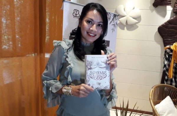 6 Penulis Terkenal  Di Indonesia  yang Inspiratif Buku  